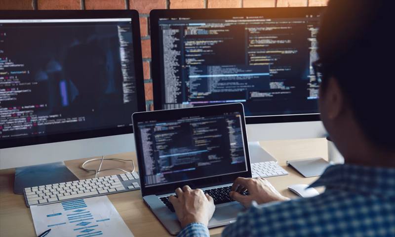 数据科学选型:R与Python如何赋能宜秀区网站建设?